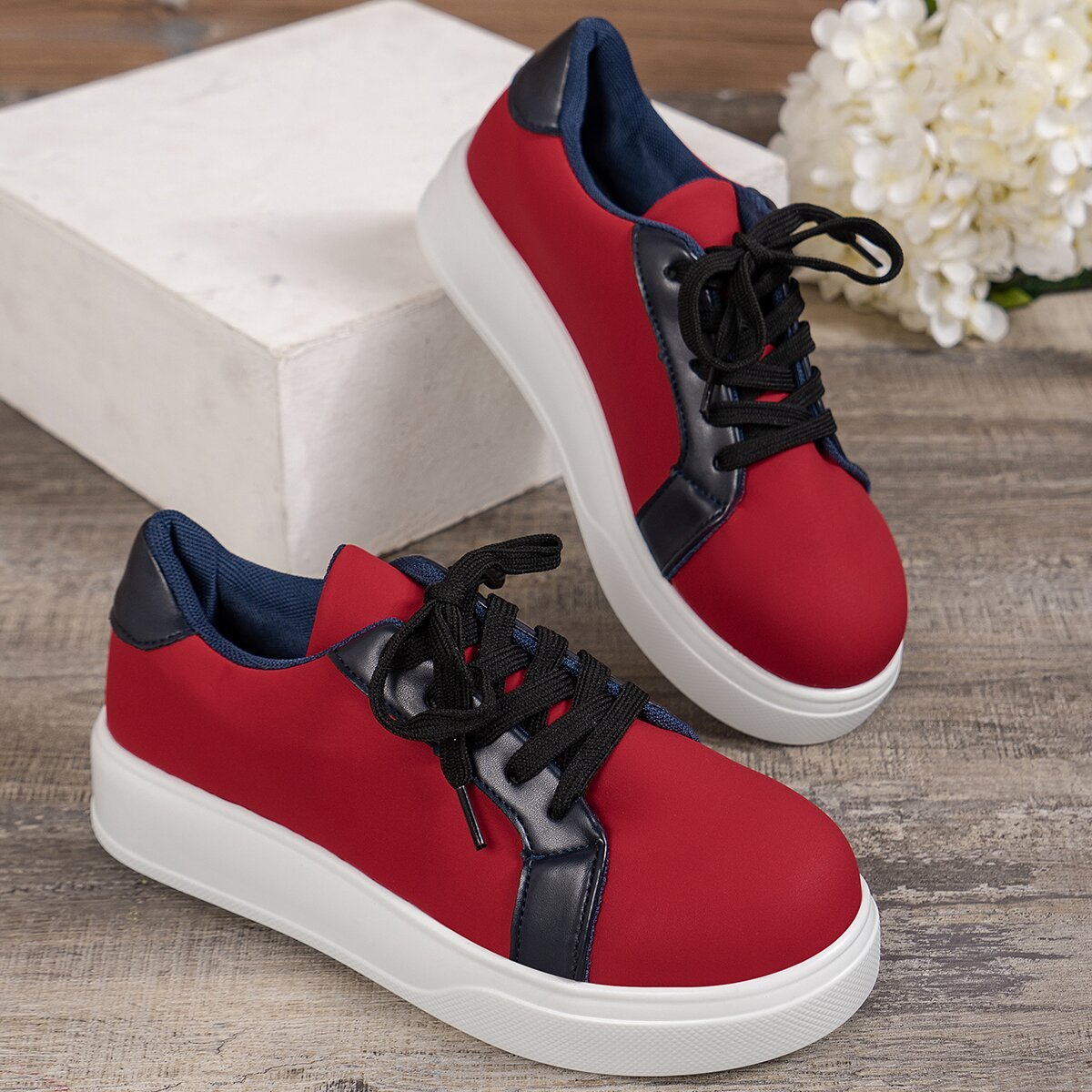 Retro Fashion Casual Sneakers