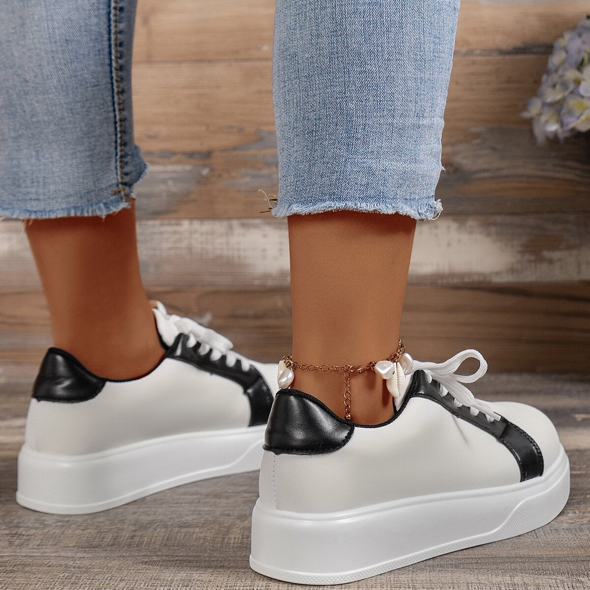 Retro Fashion Casual Sneakers